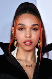 FKA twigs — фото