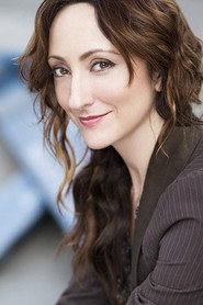 Carmen Cusack — фото